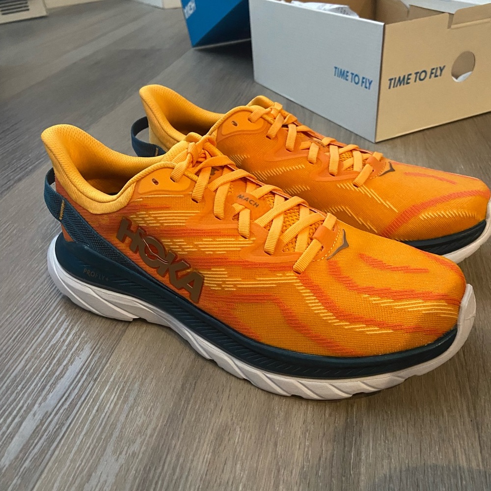 Men’s Mach Supersonic Hoka Running Shoe (10.5) Gem